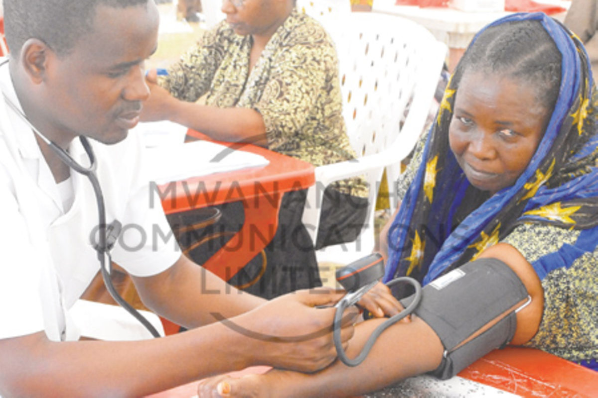 Thousands turn up for free screening | The Citizen