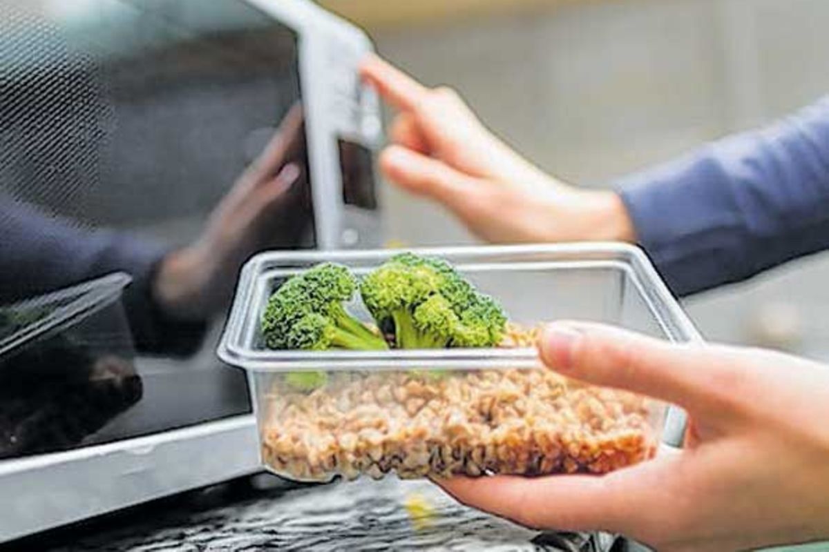 Dangers of using plastic in microwaves The Citizen