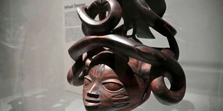 A sculptural artwork by Euloge Ahanhanzo-Glele 