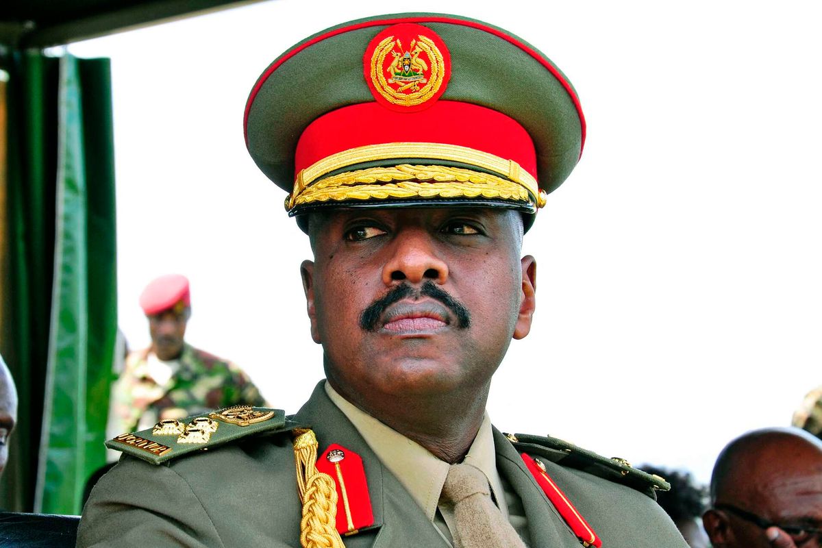 Ugandský generál Muhusi sa Rutovi za tweet ospravedlnil