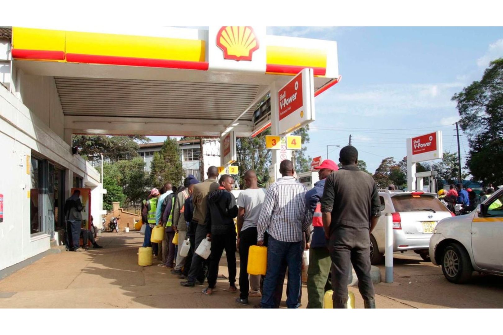 Kenya faces fuel crisis as stocks dry up on dollar shortage | The Citizen