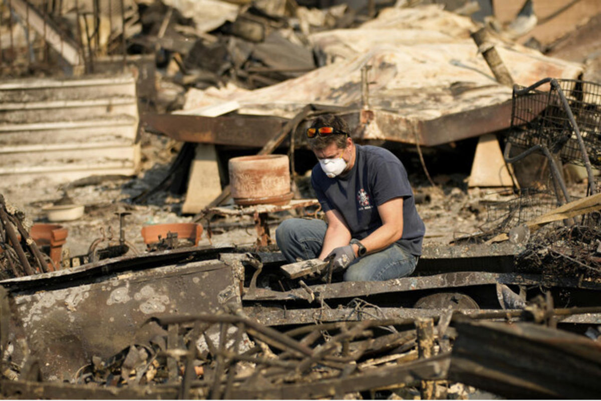 Death toll from Los Angeles wildfires rises to 16 with more than ...