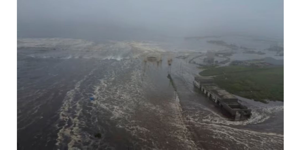 Tsunami waves hawaii video