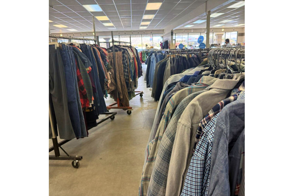 Office dress-code dilemma spurs roadside clothing rental business