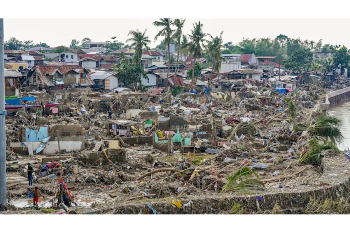 Philippines evacuates 100,000 people as Fung-wong intensifies into super typhoon