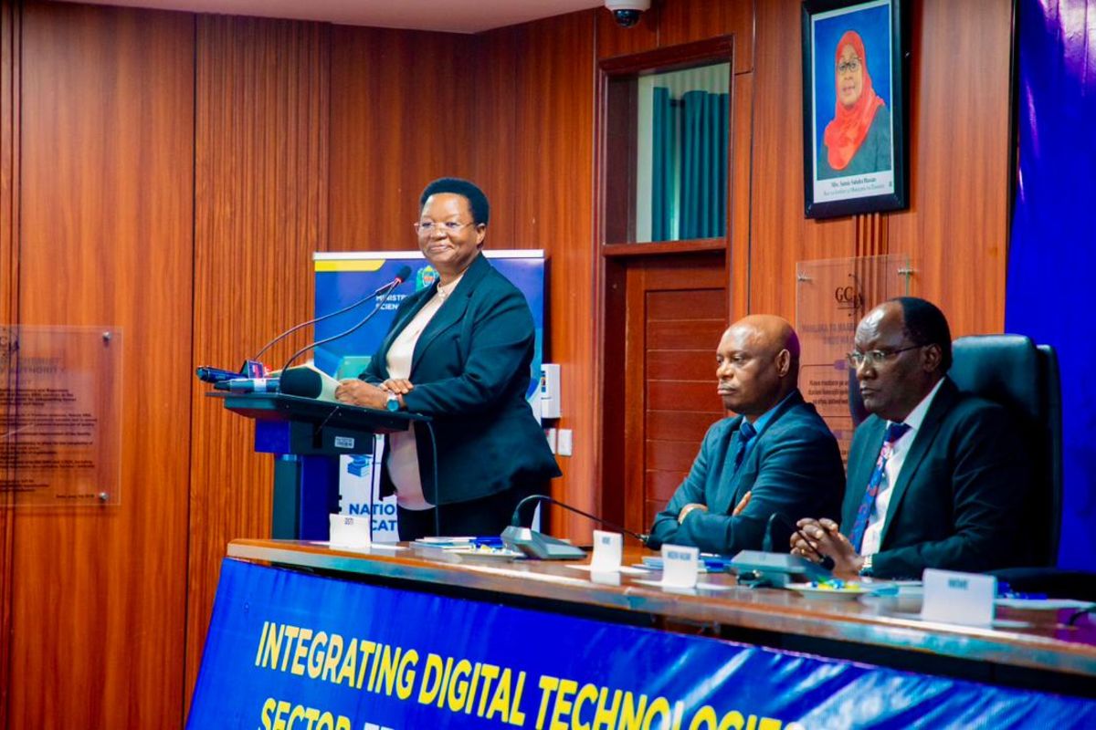 Government dismisses fears of teachers losing jobs to technology