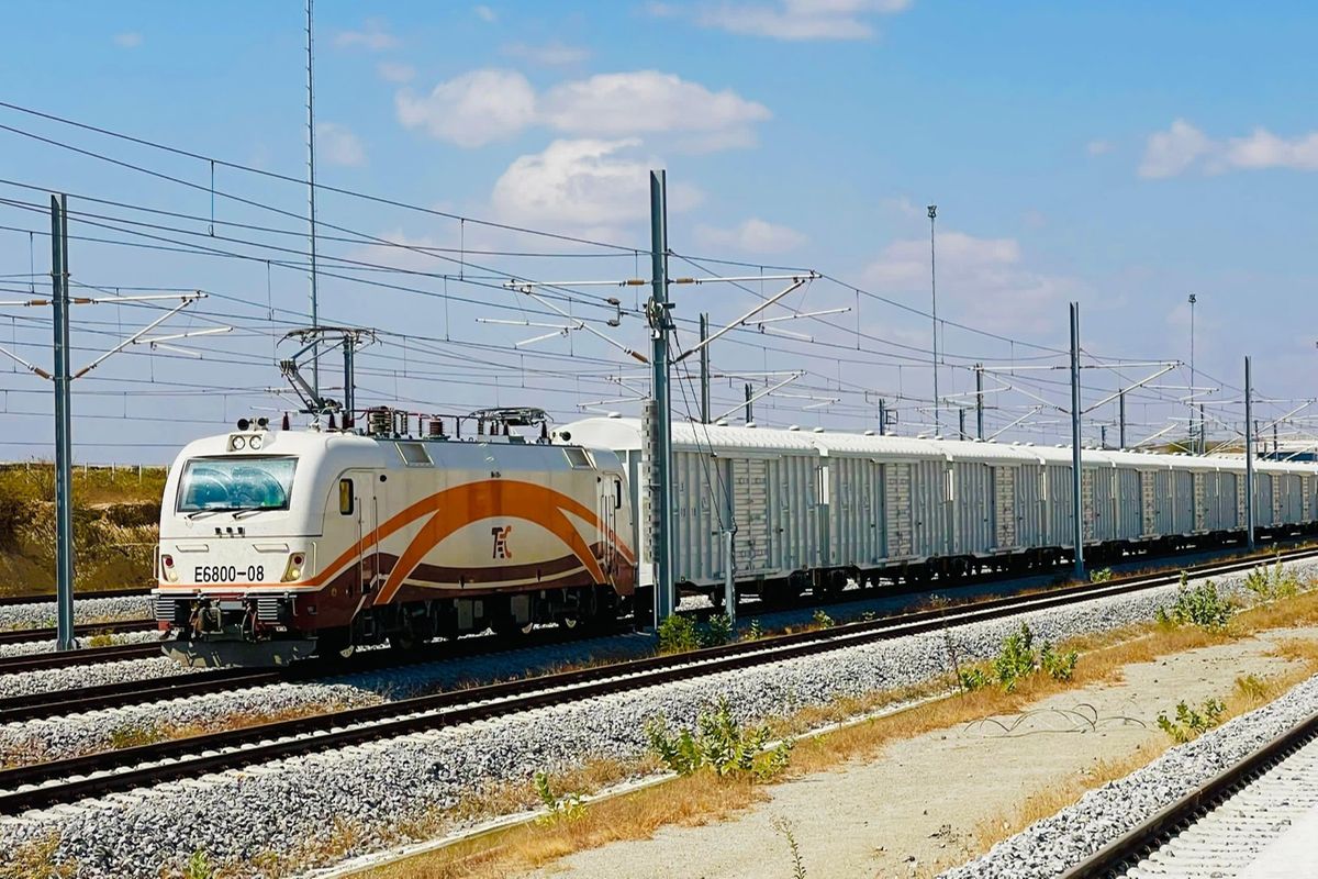 Uganda eyes Tanzania rail link to open Dar export route
