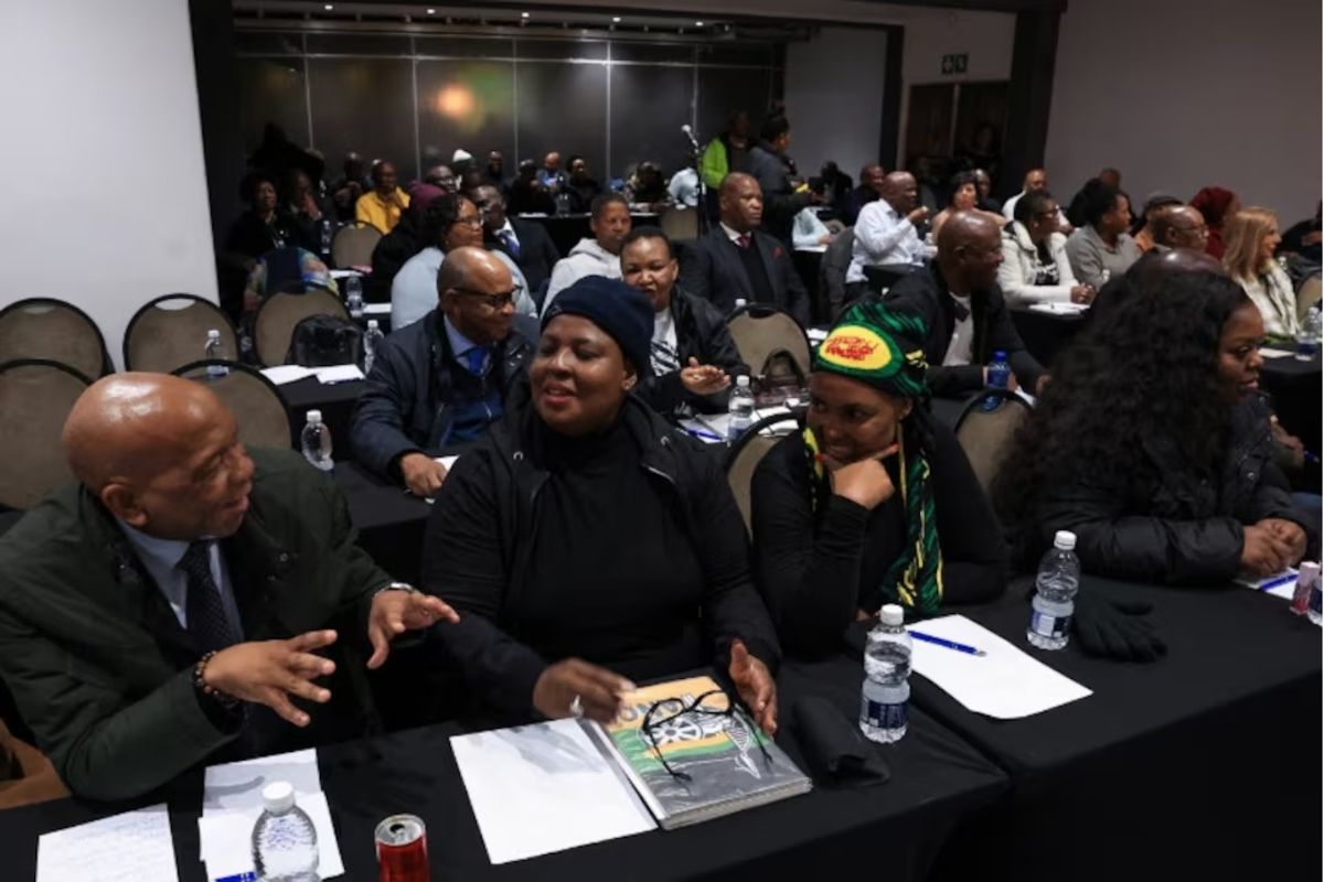 South Africa's Ramaphosa gets 'full support' from his party over scandal