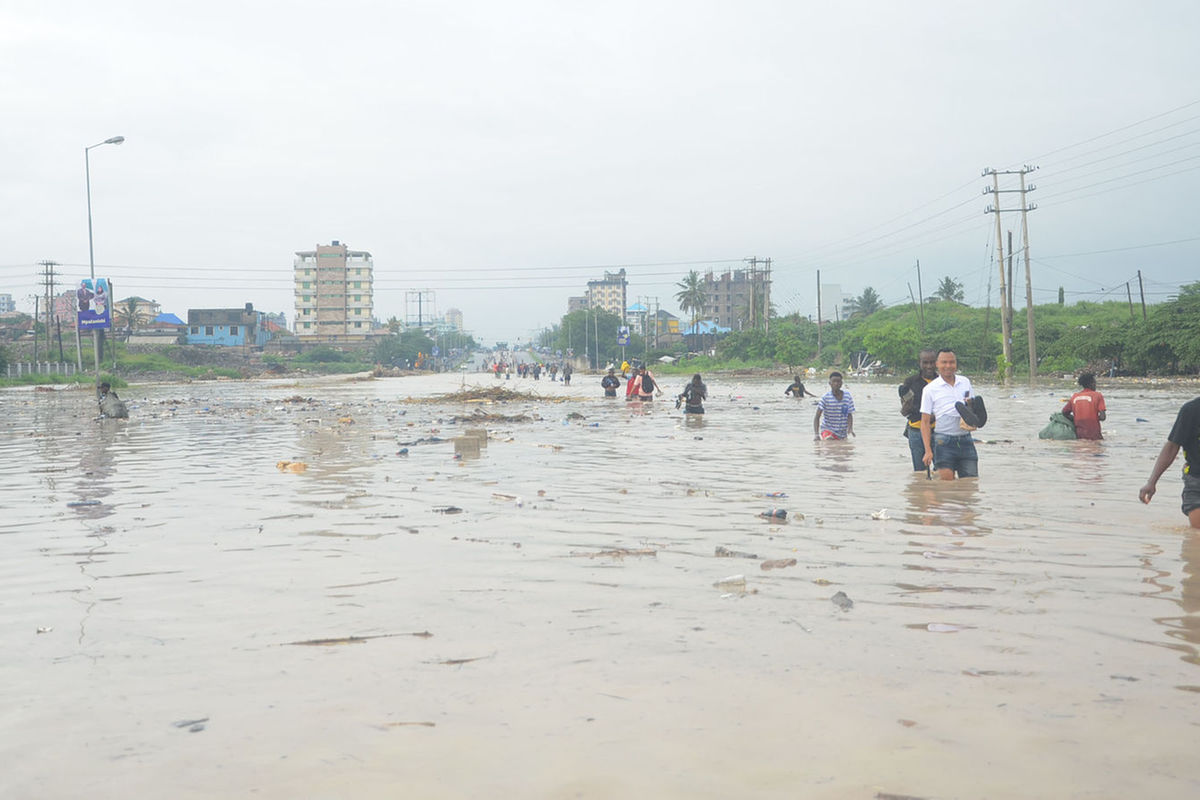 Experts warn of El Niño opportunities and flood risks