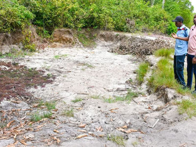 Sand mining sparks fear among Uzi Island residents