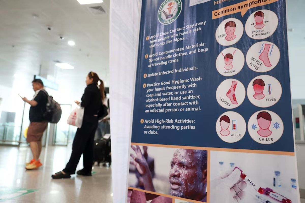 Plane Computer Case Nigeria's Ebola patient on medical evacuation flight to Switzerland ...